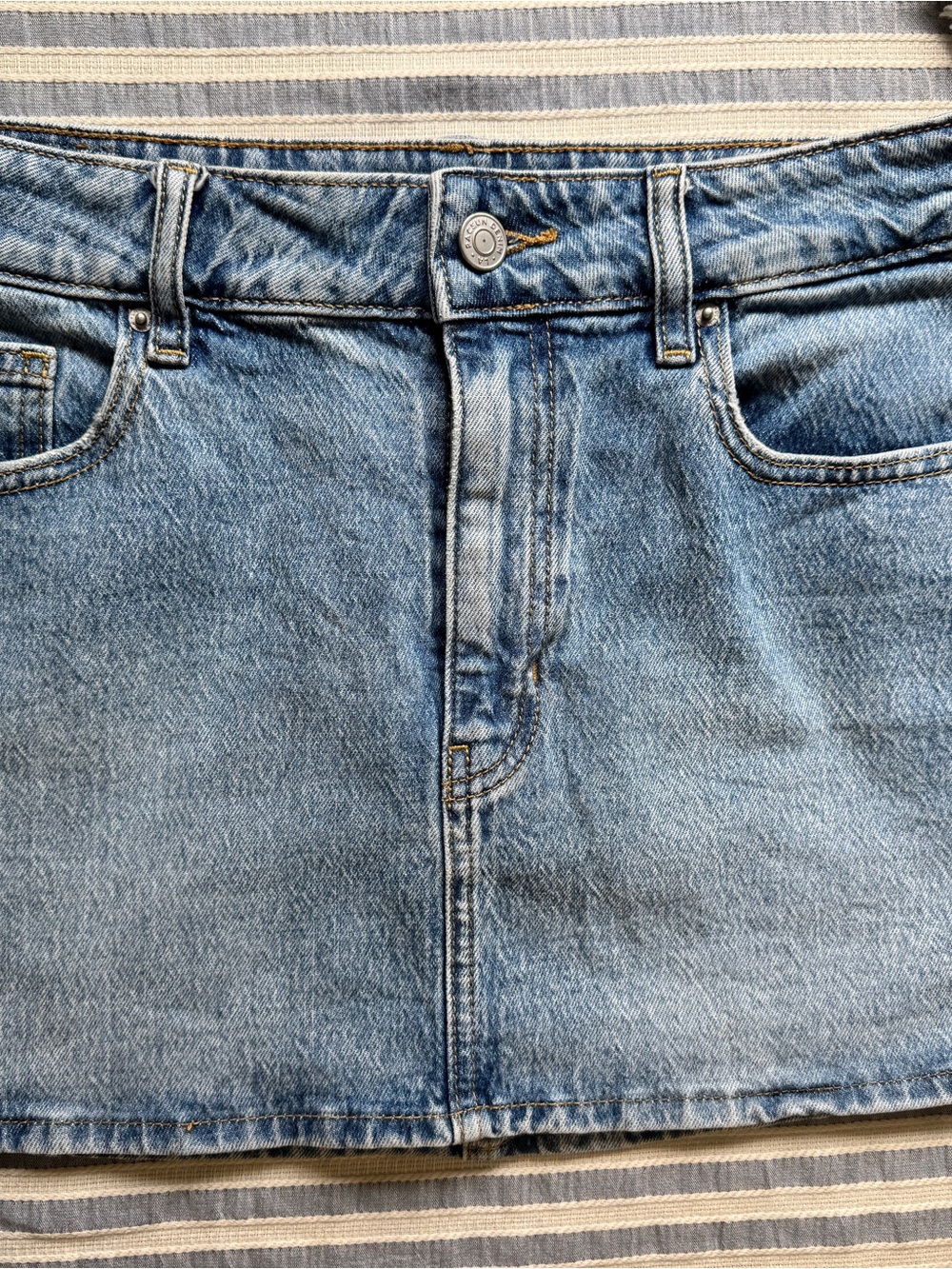 Women’s Light Blue Denim Skirt - Classic Jean Style by Pacsun